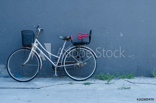 Bild på Urban Bicycle by the Grey Wall